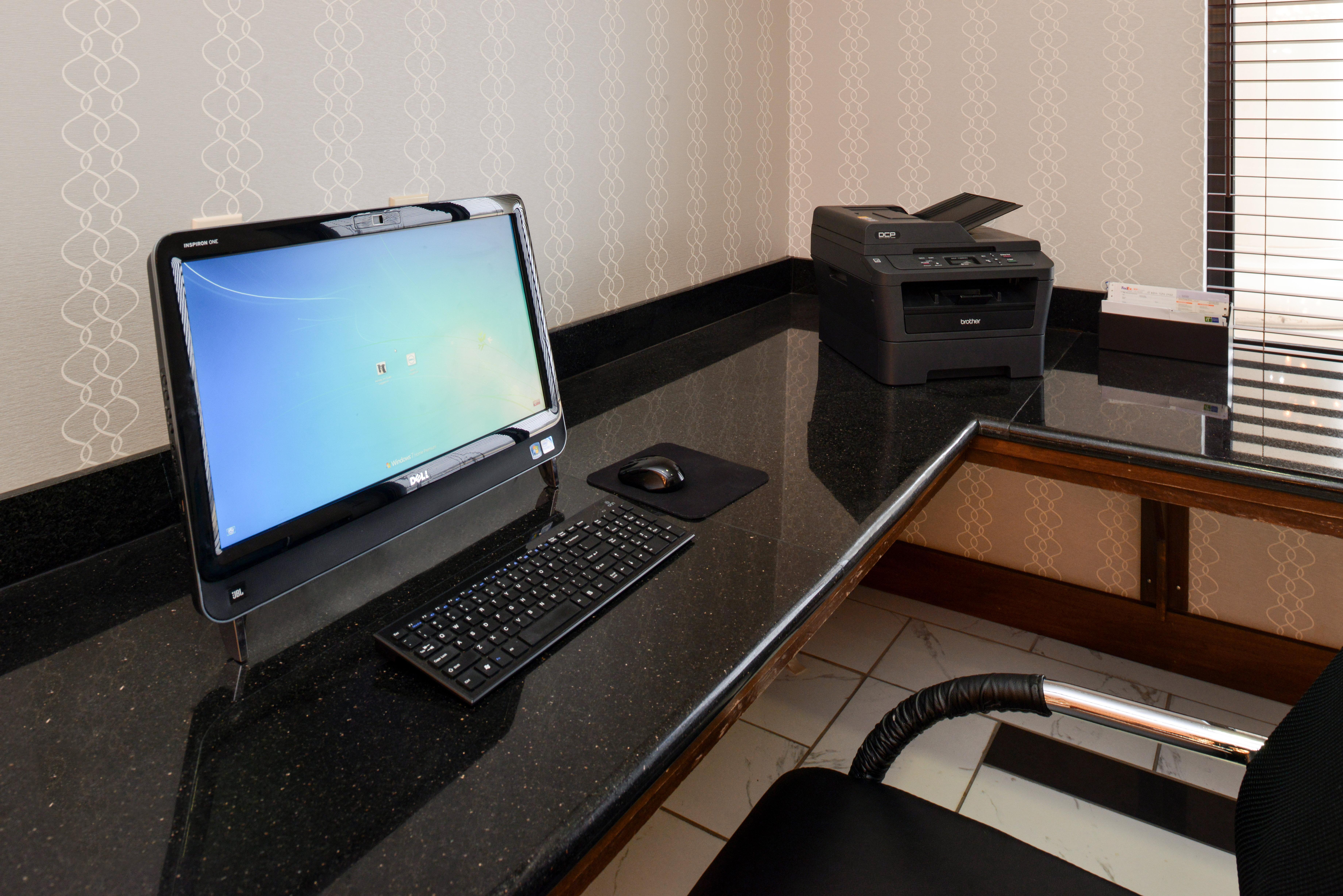 Holiday Inn Express & Suites Greenfield By Ihg מראה חיצוני תמונה