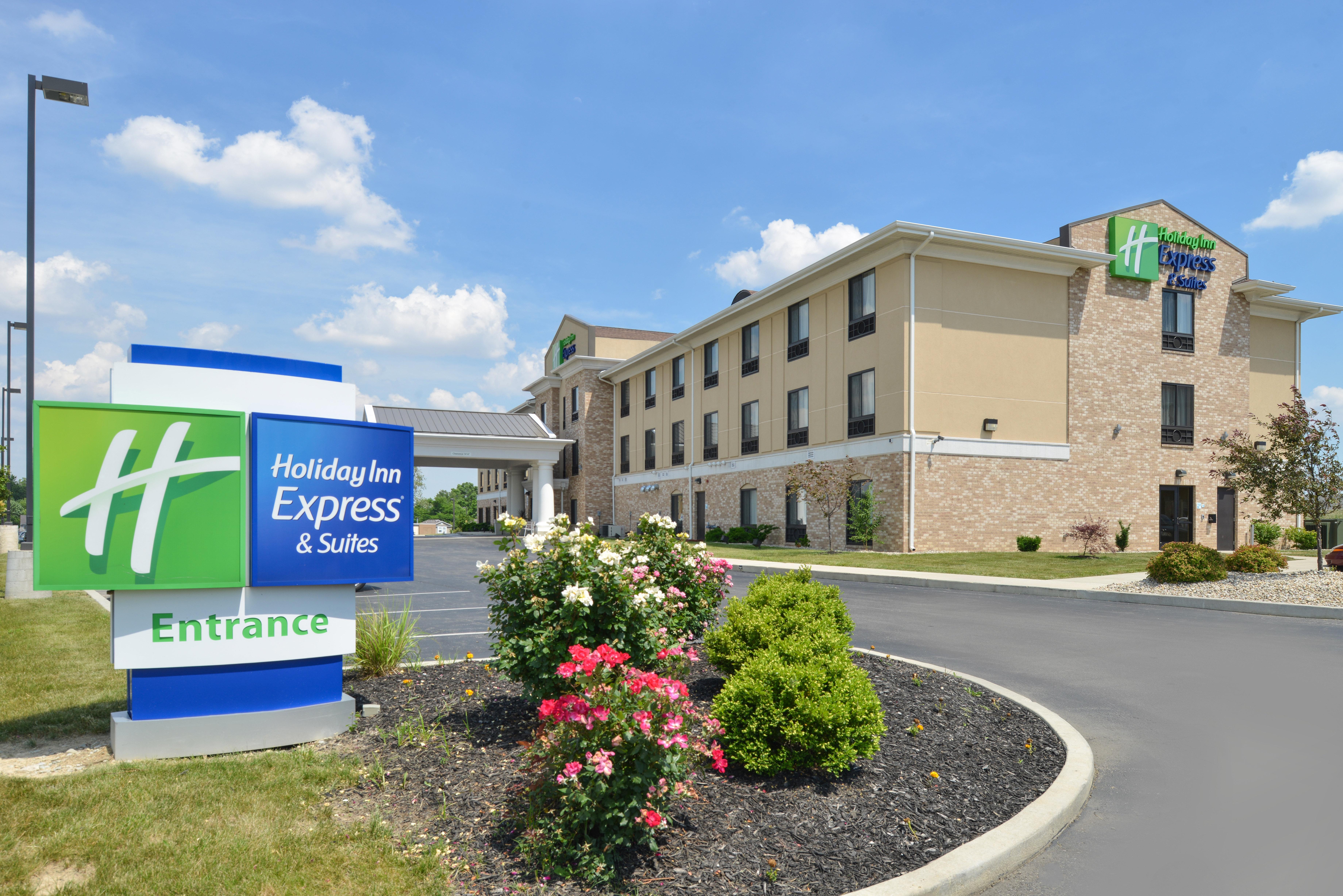 Holiday Inn Express & Suites Greenfield By Ihg מראה חיצוני תמונה