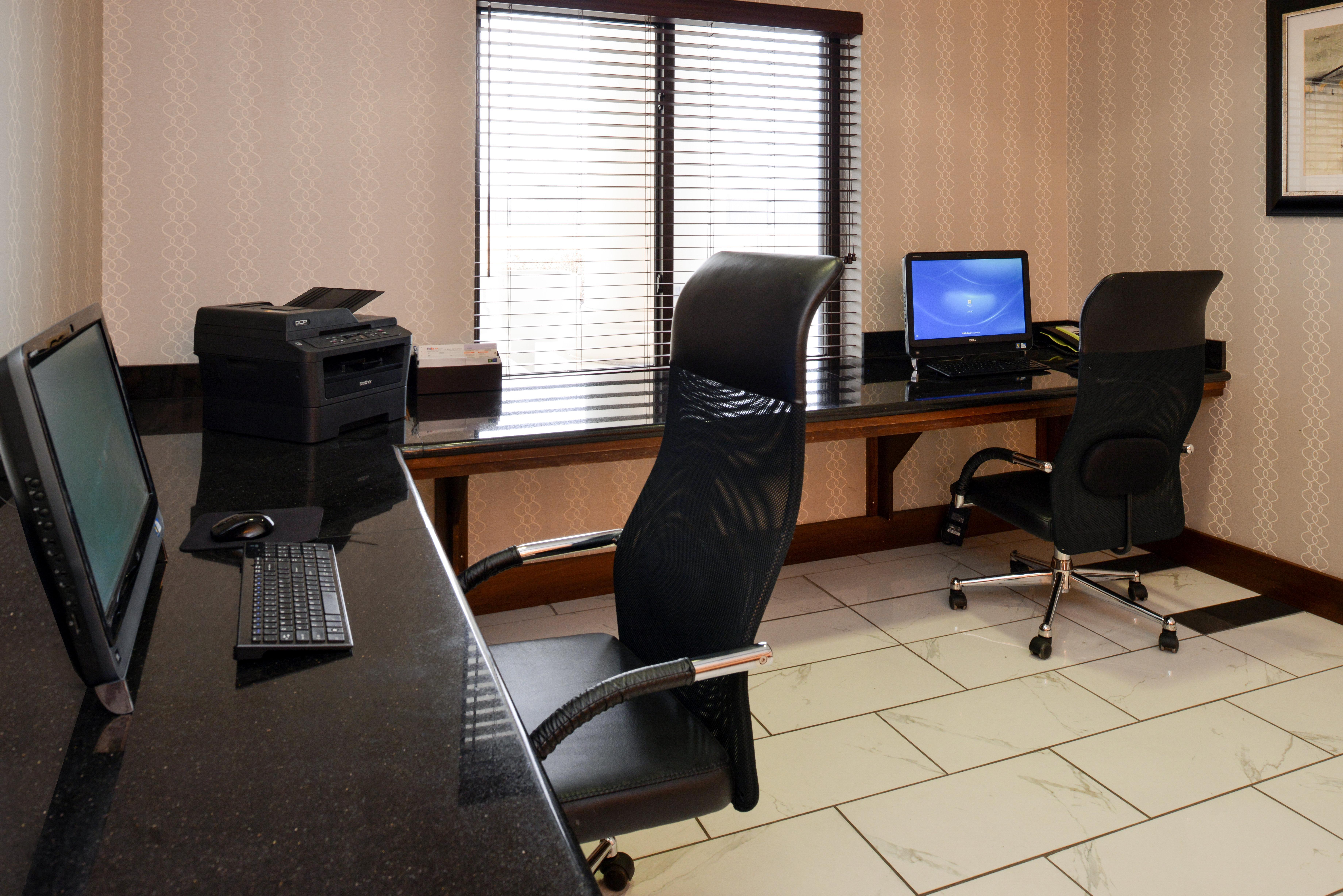 Holiday Inn Express & Suites Greenfield By Ihg מראה חיצוני תמונה
