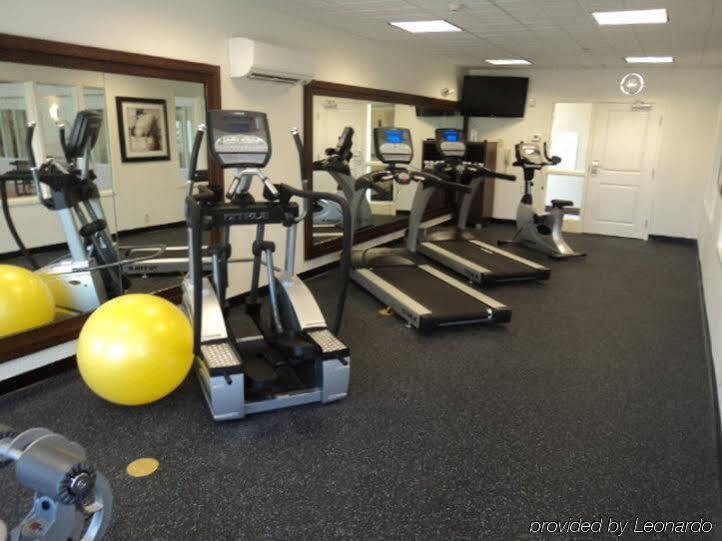Holiday Inn Express & Suites Greenfield By Ihg מראה חיצוני תמונה
